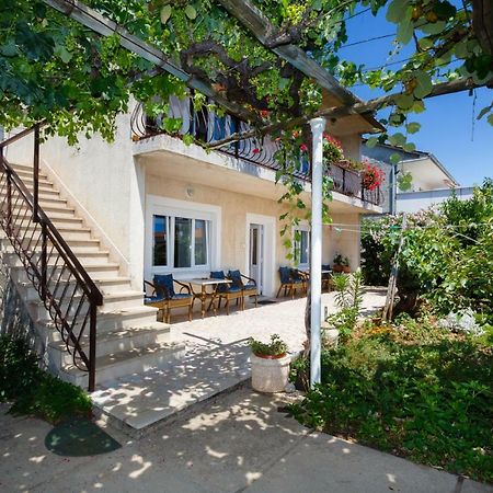 Apartmani Jelica Krk Town Bagian luar foto