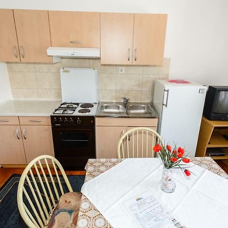 Apartmani Jelica Krk Town Bagian luar foto