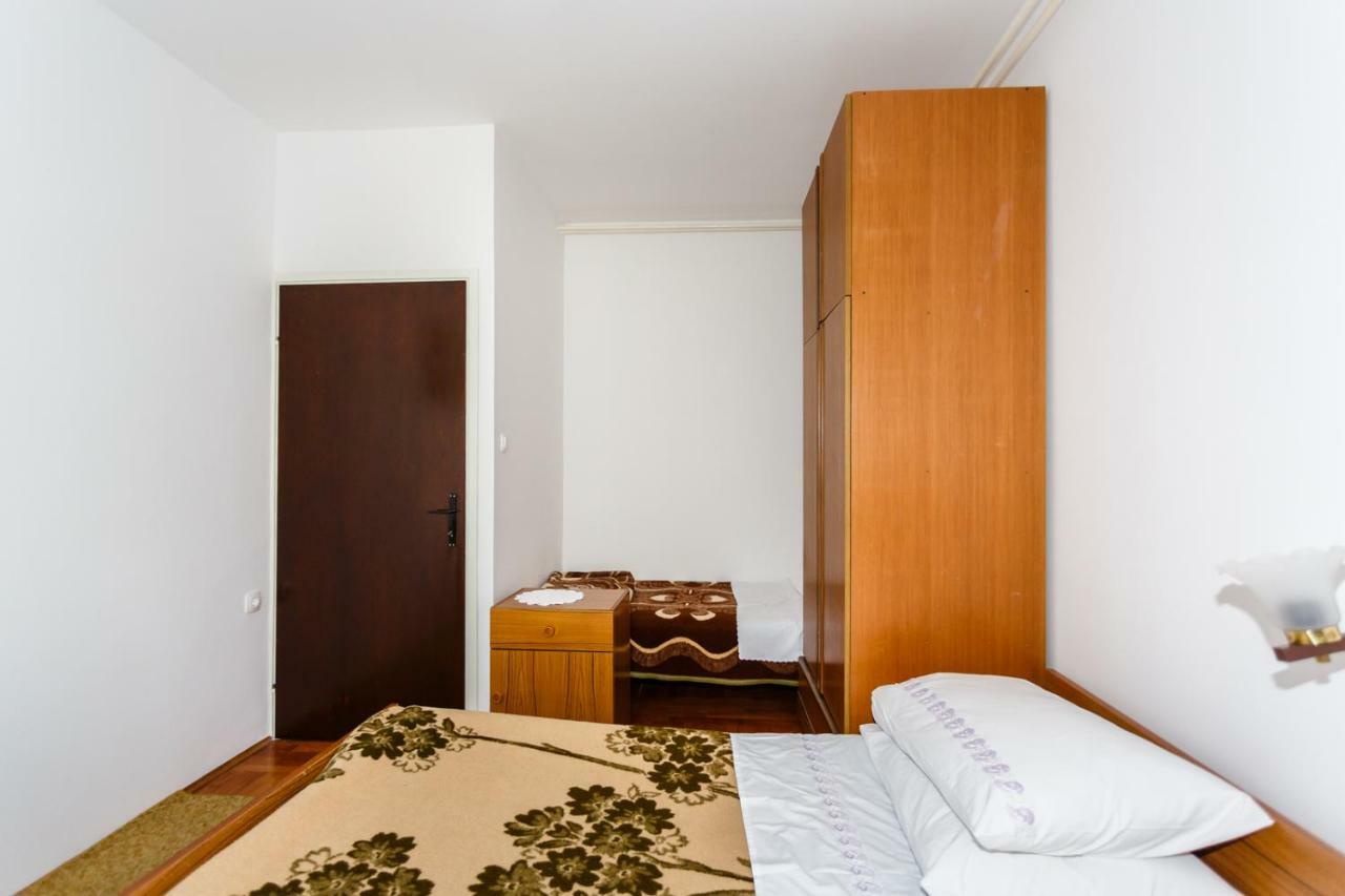 Apartmani Jelica Krk Town Bagian luar foto