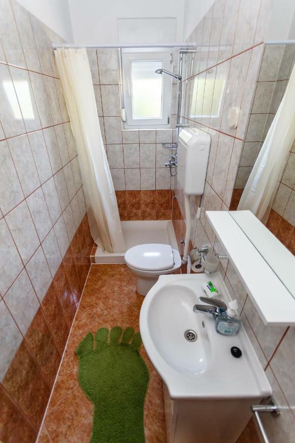 Apartmani Jelica Krk Town Bagian luar foto
