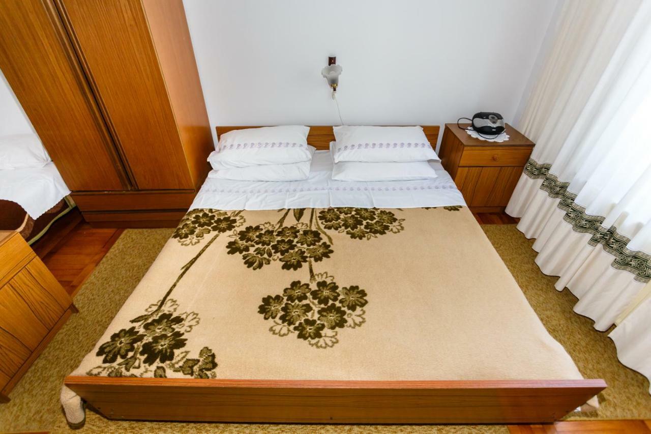 Apartmani Jelica Krk Town Bagian luar foto